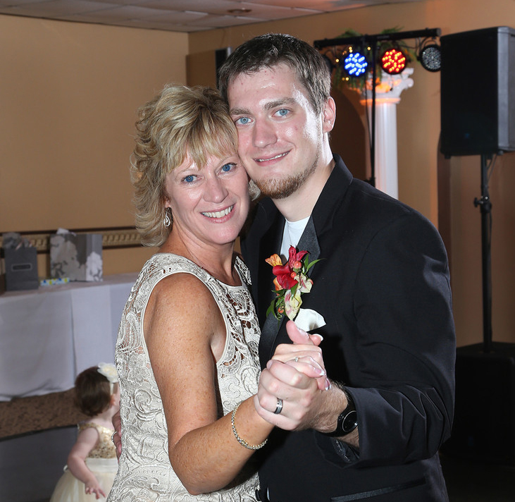 Pittsburgh wedding DJ - mother son dance